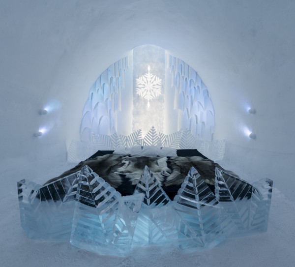 Mind-boggling art endeavour - 2015 ICEHOTEL opens doors for winter season