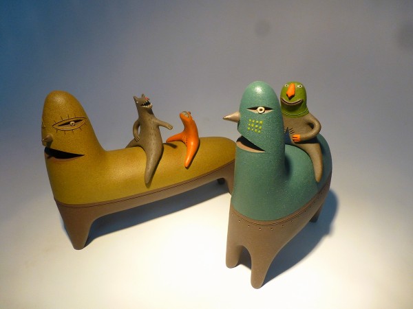Between fine art sculptures and toys, ceramic objects created by Luciano Polverigiani