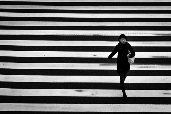 Quiet Tokyo, minimal streetphotography by Hiroharu Matsumoto