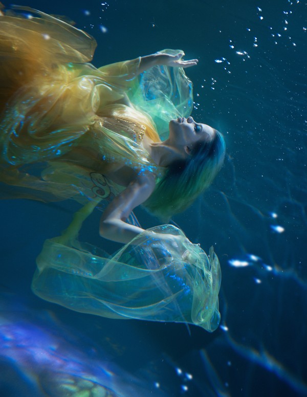 Underwater, photography by Ilona D. Veresk