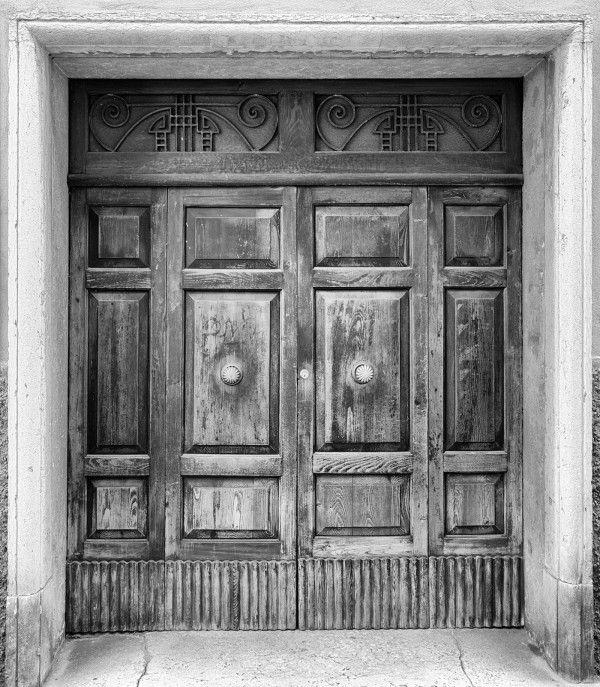Historic and modern doors of Verona, photography by Dirk Saeger
