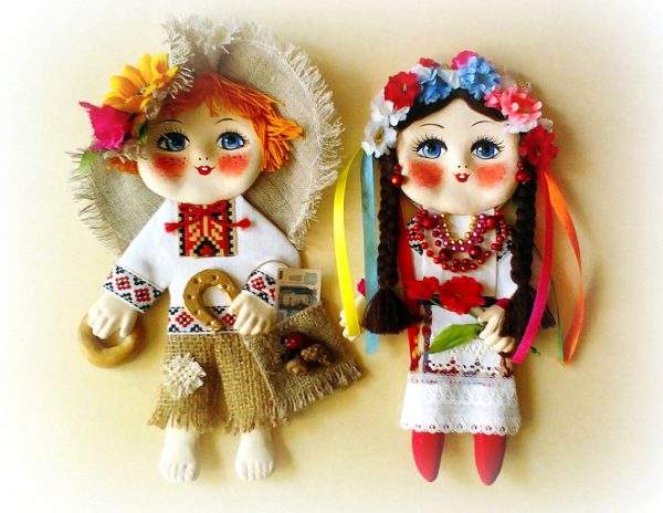 Ukraine, dolls by Alexandra Berzaine
