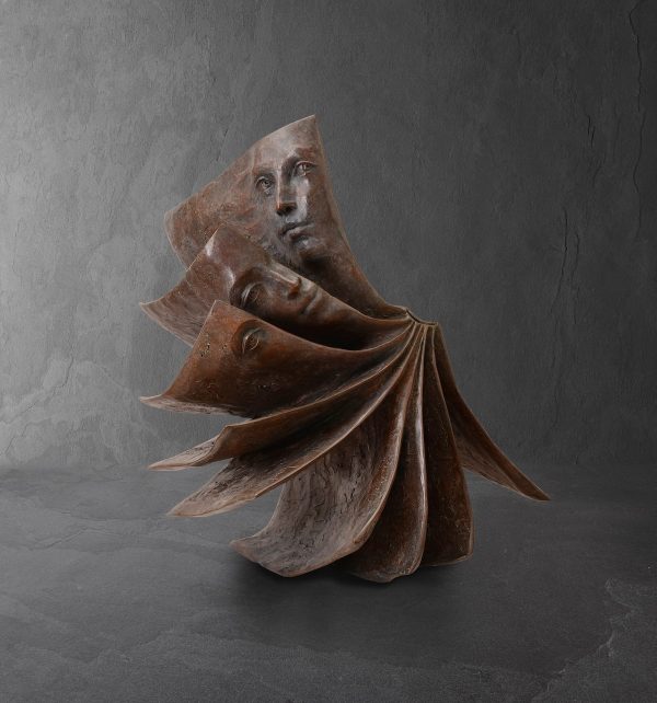 Evocative bronze sculptures by Paola Grizi