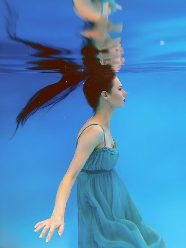 "Alice In Underwaterland" Ilona Underwater, photography by   Kateryna Mostova