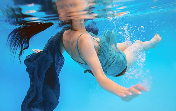 "Alice In Underwaterland" Ilona Underwater, photography by   Kateryna Mostova