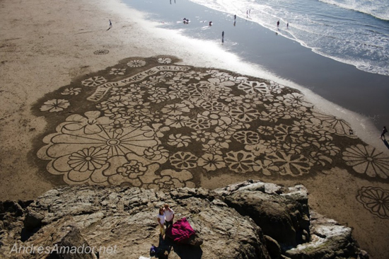 Awesome sand paintings by Andres Amador