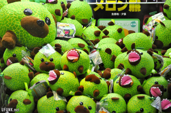 Plushes and Colors – Prize Machine in Tokyo