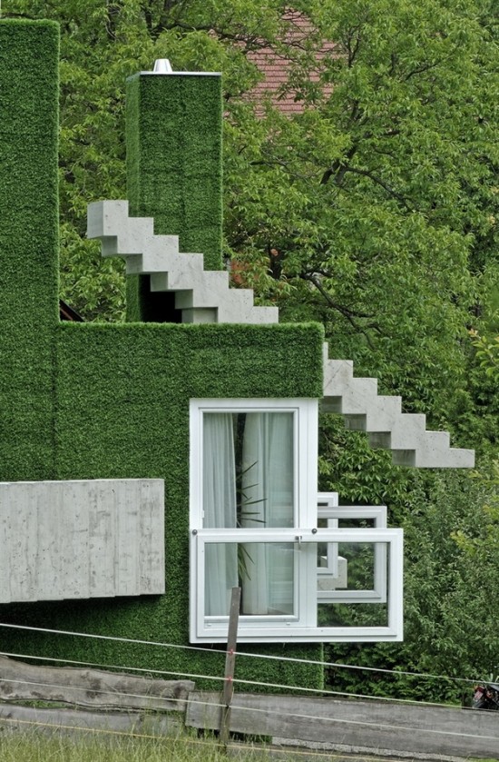 Grass covered house, designed by architect Weichlbauer Ortis