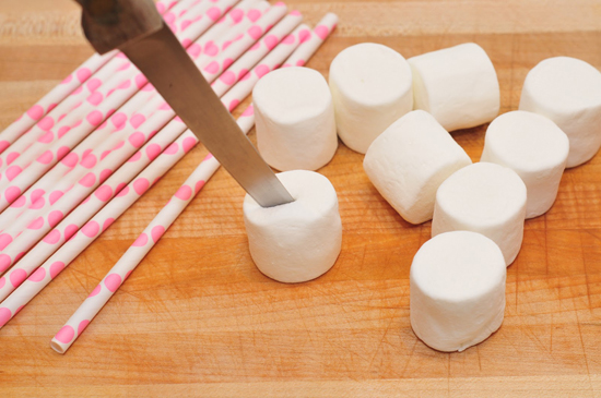 Marshmallow Pops, cute ideas for Valentine’s Day - Marshmallows-Cutting Slits