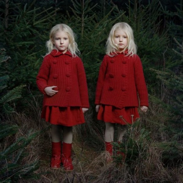Two, photographs of little twin girls by Tereza Vlčková