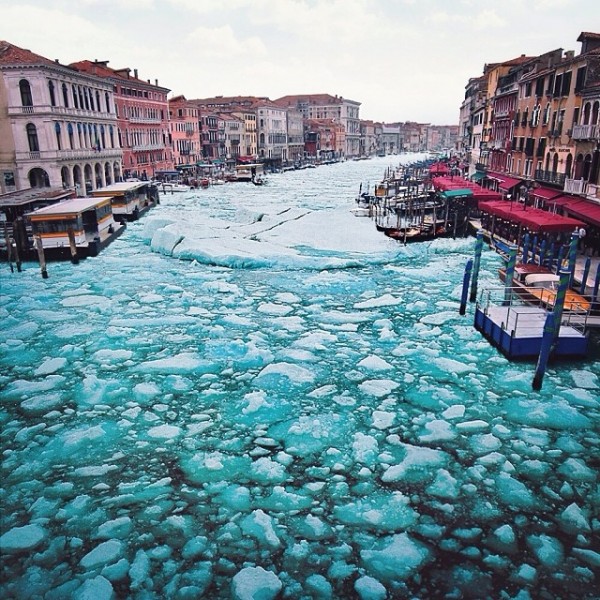 Surreal photos of a frozen Venice by Robert Jahns