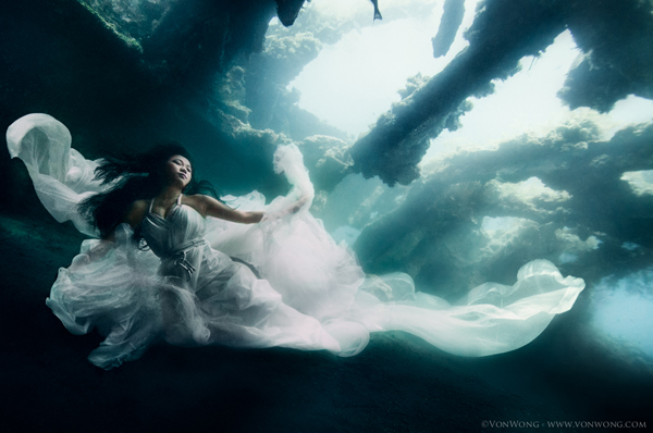 A surreal photoshoot on an underwater shipwreck in Bali