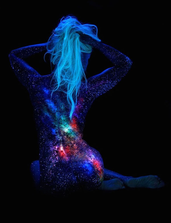 Spectacular fluorescent bodyscapes by John Poppleton