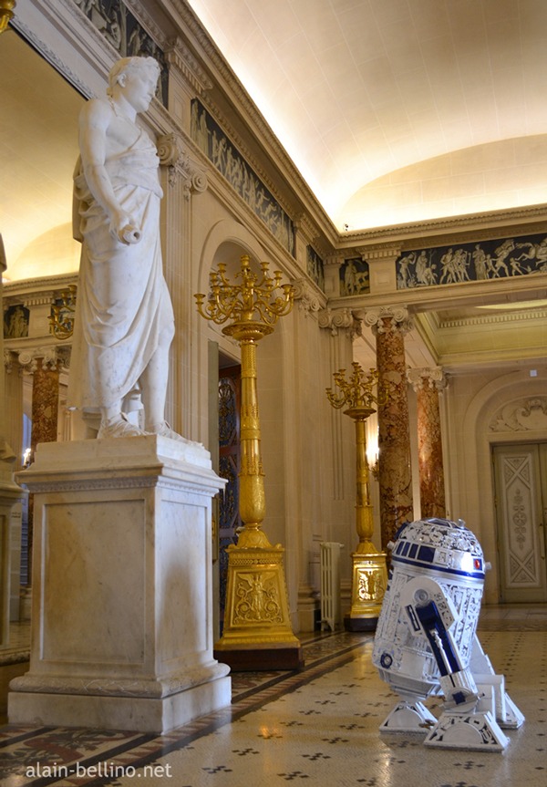 R2-D2 Empire style, sculpture by Alain Bellino