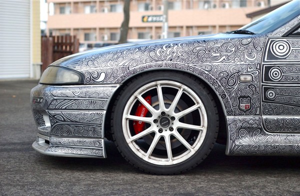 Stunningly intricate and elegant drawings on Nissan Skyline GTR
