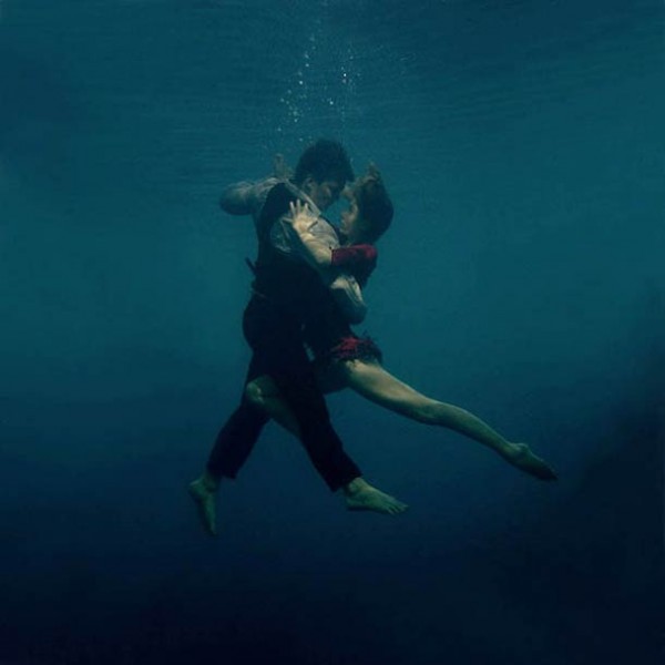 Underwater Tango – dance and aquatic photography by Katerina Bodrunova