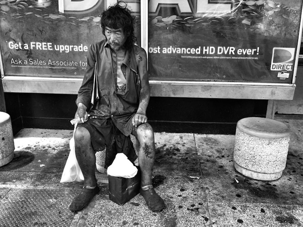 Photographer shooting homeless people, discovers her dad among them