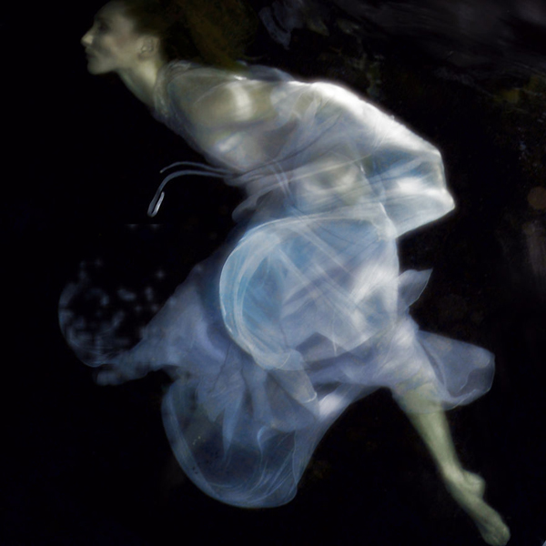 A mysterious underwater world, fine art photos by Gabriele Viertel
