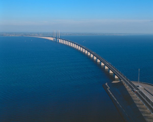 Bridge and underwater tunnel, the link between Denmark and Sweeden