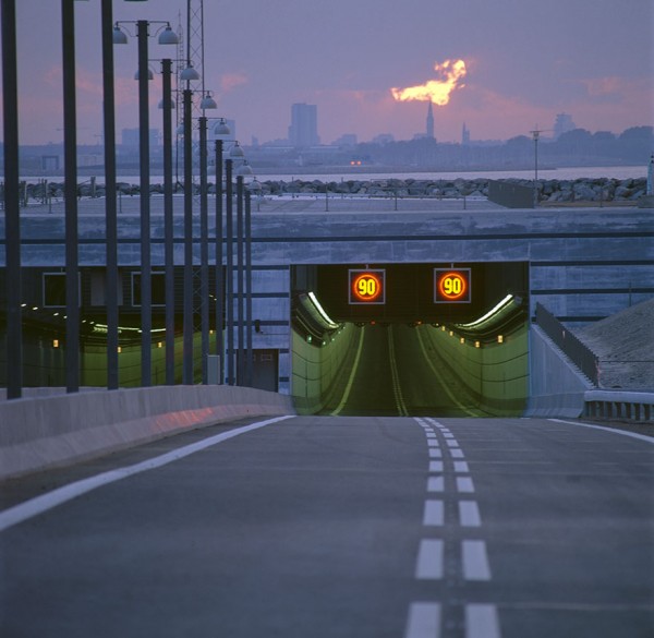Bridge and underwater tunnel, the link between Denmark and Sweeden