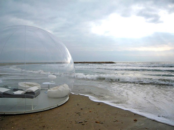 Transparent Bubble Tent lets you sleep underneath the stars