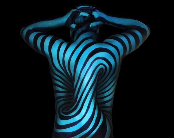 A series of mind-bending illusions, body painting by Natalie Fletcher