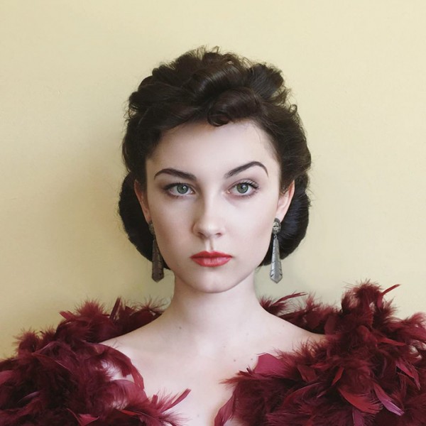 Annelies Maria Francine can easily recreate any vintage look