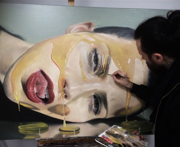 Hyper-realistic portraits by Mike Dargas