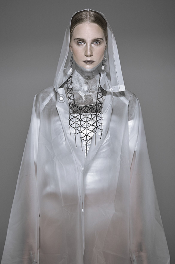 La Donna è Mobile - Silver, project by Tomek Jankowski and Karolina Shumilas