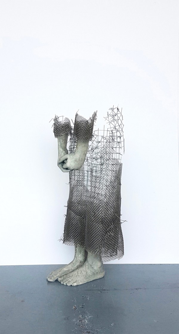 Minimalistic wire mesh sculptures by Lene Kilde