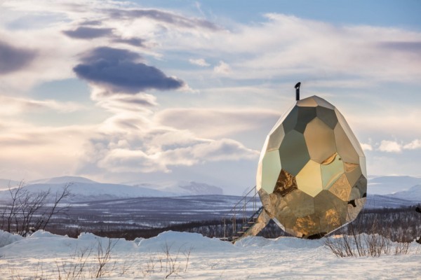 A mirrored golden egg sauna is hatched in Sweden