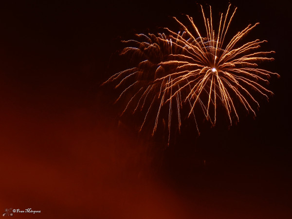 Fuegos artificiales / Fireworks, photography by Fran Marquez Gago