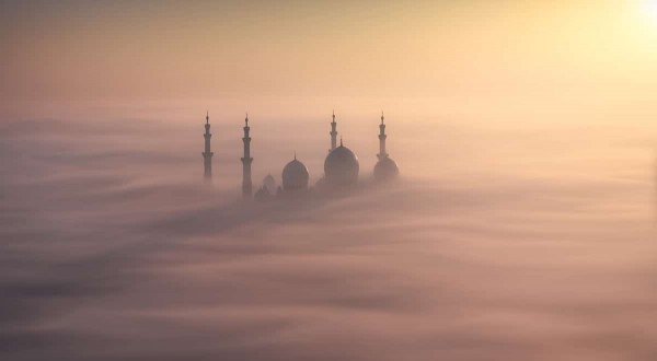 Khalid Al Hammadi, photos of Abu Dhabi's architecture immersed in fog