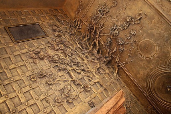 Goga Tandashvili uses ancient technique to turn walls into art