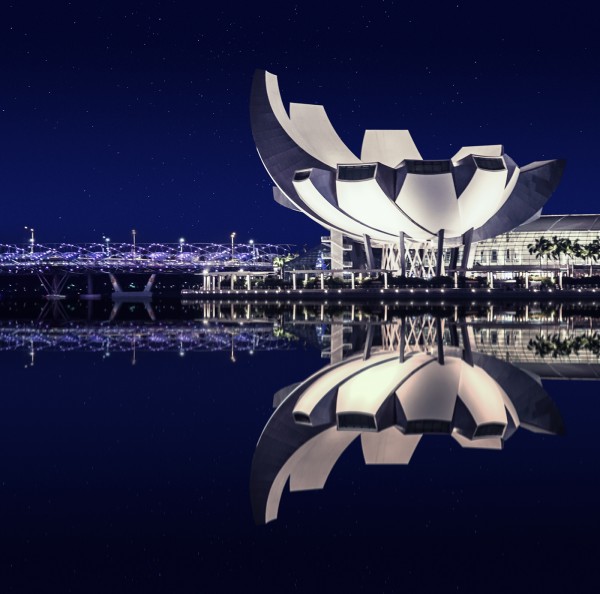 Singapore by night, photography by Zsolt Hlinka