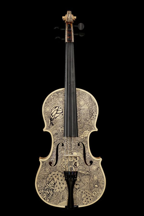 Leonardo Frigo, Biographies and stories hand-painted on musical instruments