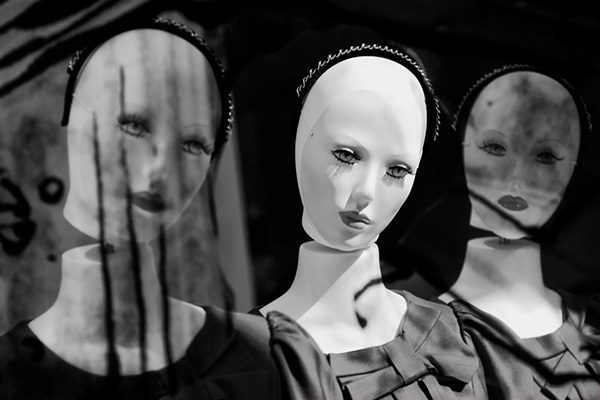 Dolls In Silence, photography by Osamu Jinguji