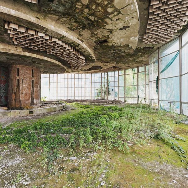 Beautiful abandoned places, photography by Reginald Van de Velde